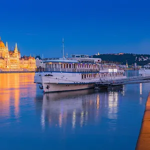 Grand Jules - Boat Båthotell